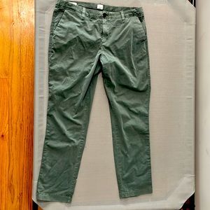 Gap Girlfriend Chino